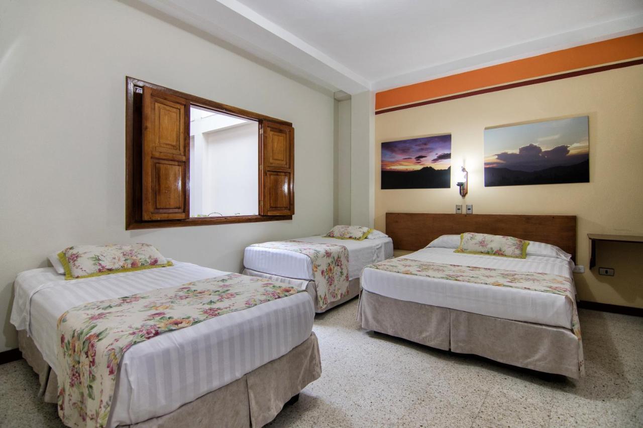 Hotel Valdivia Plaza Хардин Экстерьер фото