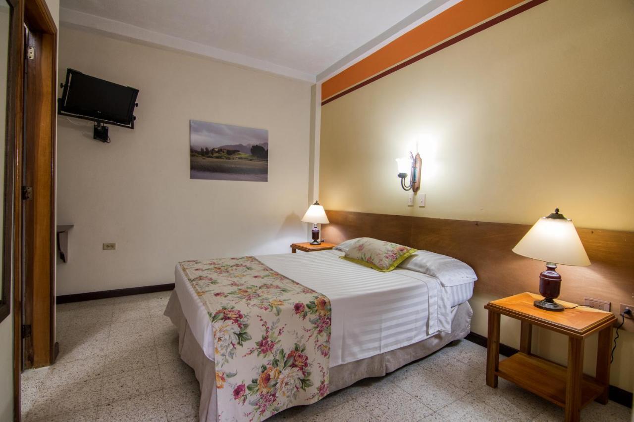 Hotel Valdivia Plaza Хардин Экстерьер фото