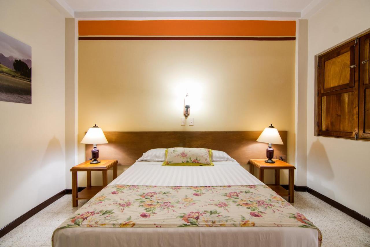 Hotel Valdivia Plaza Хардин Экстерьер фото